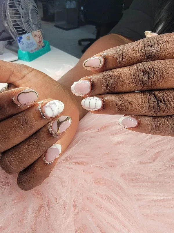 Lavish Nails & Spa — Nail salon in Winter Haven
